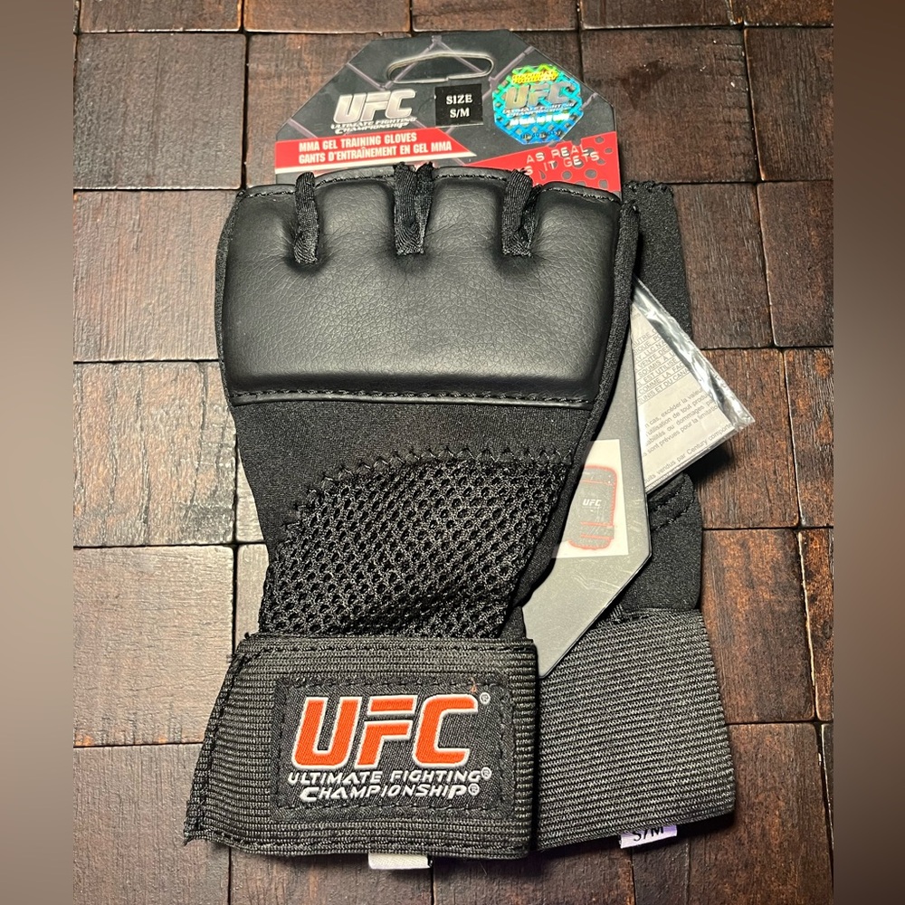 UFC Black Training Gloves